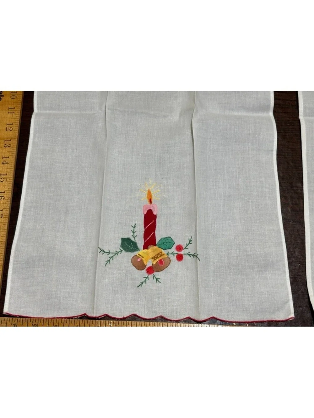 Vintage Christmas Table Runner, 4 Placemats, 4 Napkins, 2 Decorative Towels